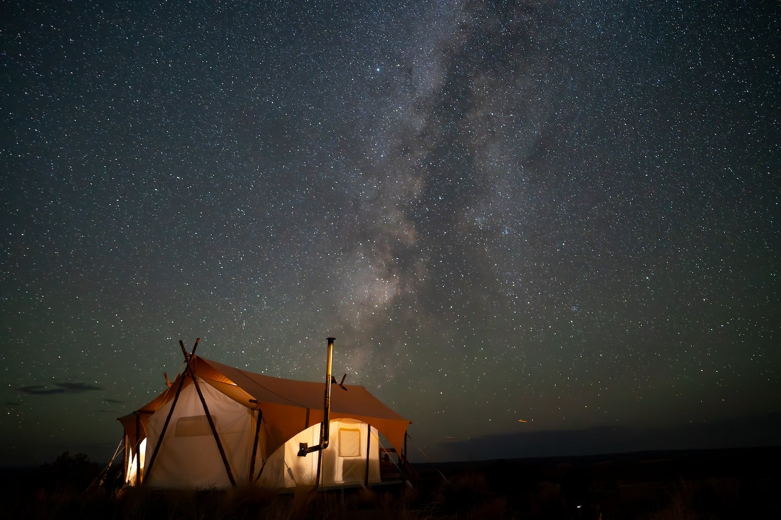 Suite tent under starry skies at ULUM Moab.